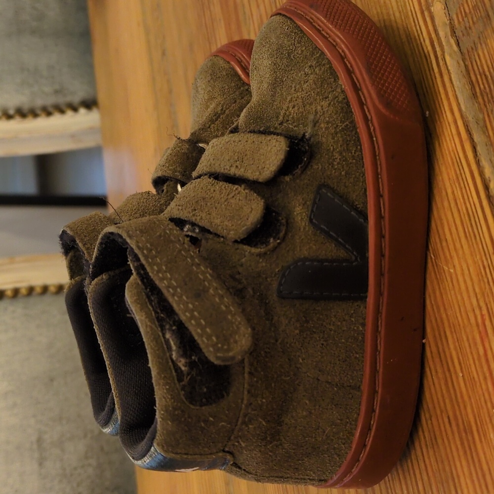 Veja Kids High-Top Sneakers - Olive and Black
